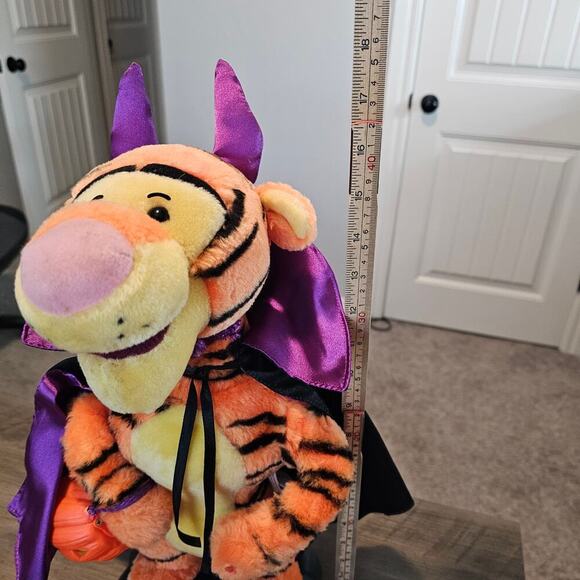 Telco Disney Tigger Halloween Decor 18" Vintage 90s Vampire Costume Pumpkin Cat - Picture 6 of 12
